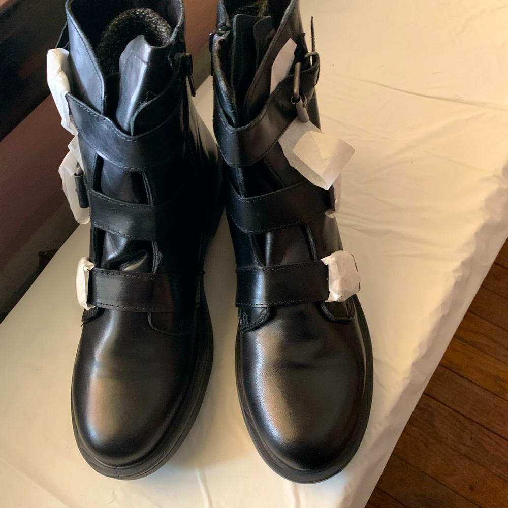 Women’s Shoes